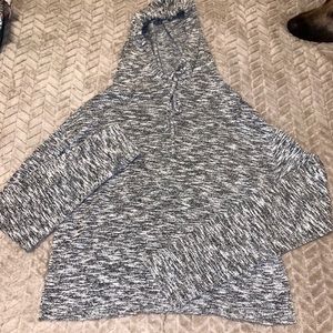 Women’s lightweight hoodie